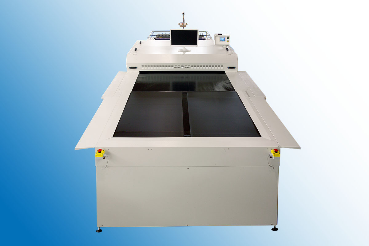extended feed table for flatbed lamination